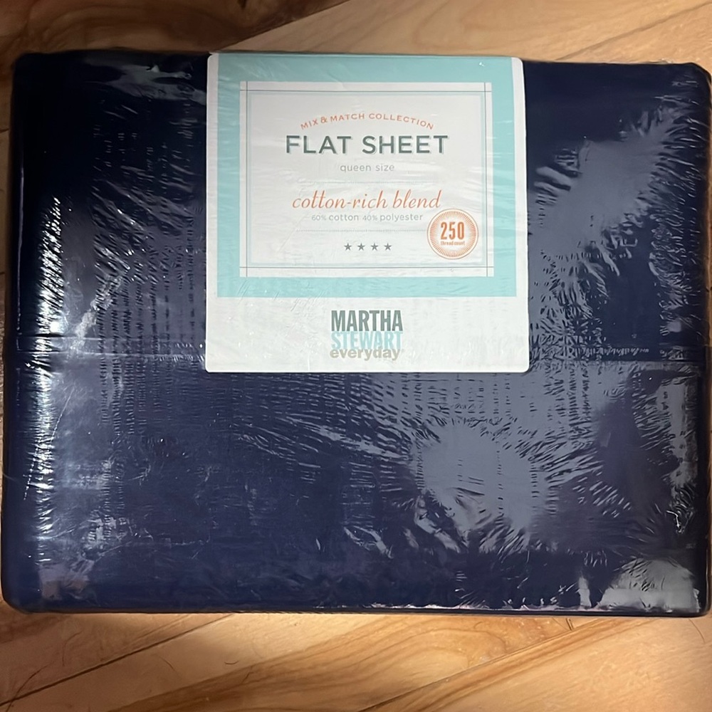 Martha Stewart Everyday new queen 250 thread count flat sheet